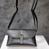 39300964-1-min